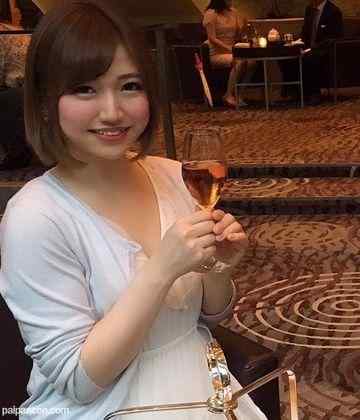 FC2-PPV-1142732 - 【上品な女】モデルの奈々ちゃんを生ハメしました。【個人撮影】