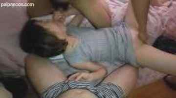 FC2-PPV-1297463 - 【個人】仕事を失い、二人の他人棒に立て続けに犯され中出しされる華奢な人妻