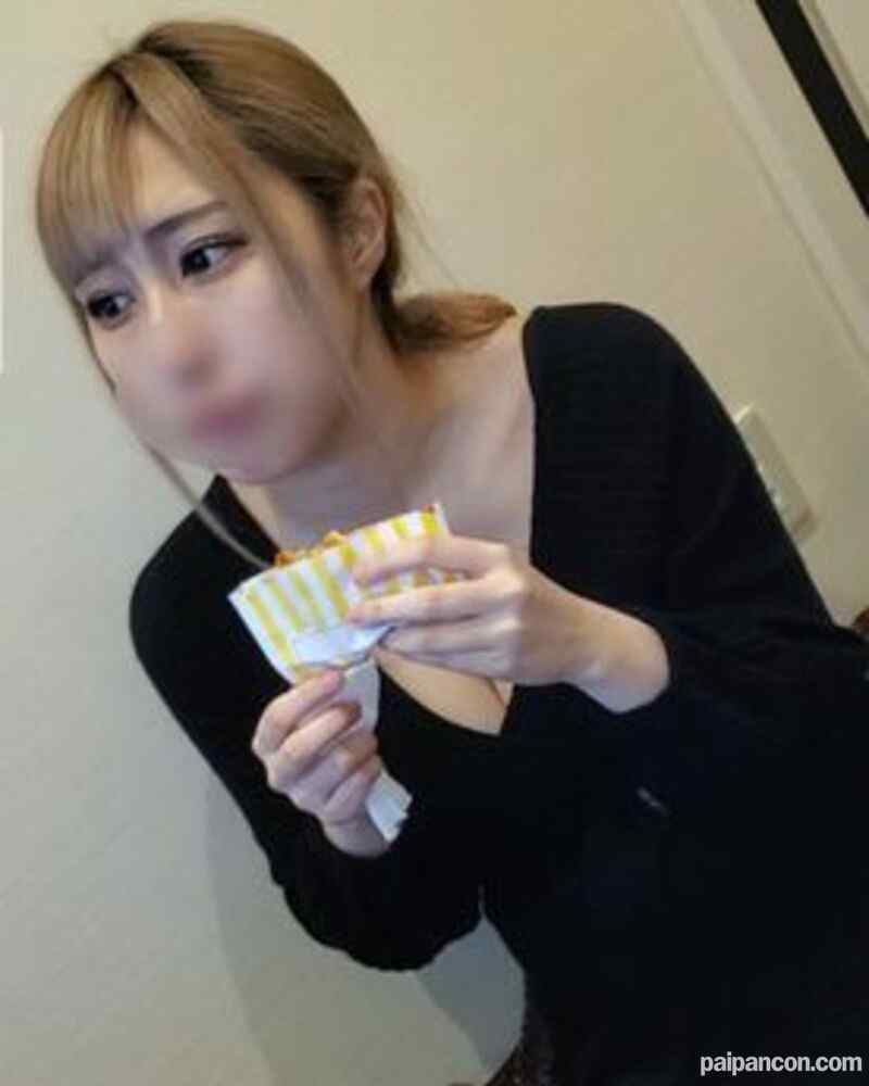 FC2-PPV-1830248 - 週末限定【無修正】巨乳アパレル店員とネカフェで中出し cover.jpg