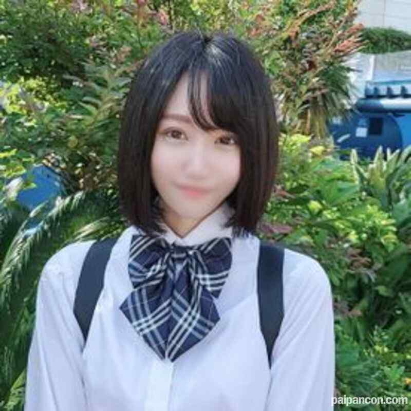 FC2-PPV-2302876 - 初撮影・完全顔出し！！【無修正】私立お嬢様学校に通う正統派美少女。汚れを知らない18歳の純潔な身体に2回中出し！！（長編） cover.jpg