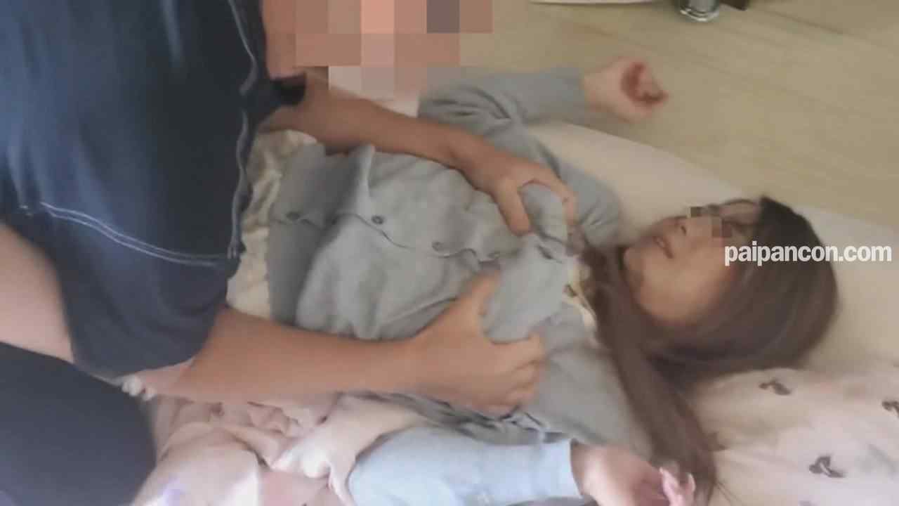 FC2-PPV-2546605 - 34分【クリスマス翌日の家に３人の男が訪問】*を寒空に出す*が**的に***旦那の借金を身代わりに孕ませられる。 thumbnail_2.jpg