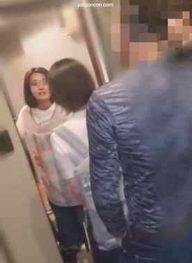 FC2-PPV-2726453 - 騙し訪問４P【個人】親友宅前に連れて行き知らずに玄関開け、３人の男に押入られ即２名の若ママを犯し中出しで同日に孕ませる。 cover.jpg