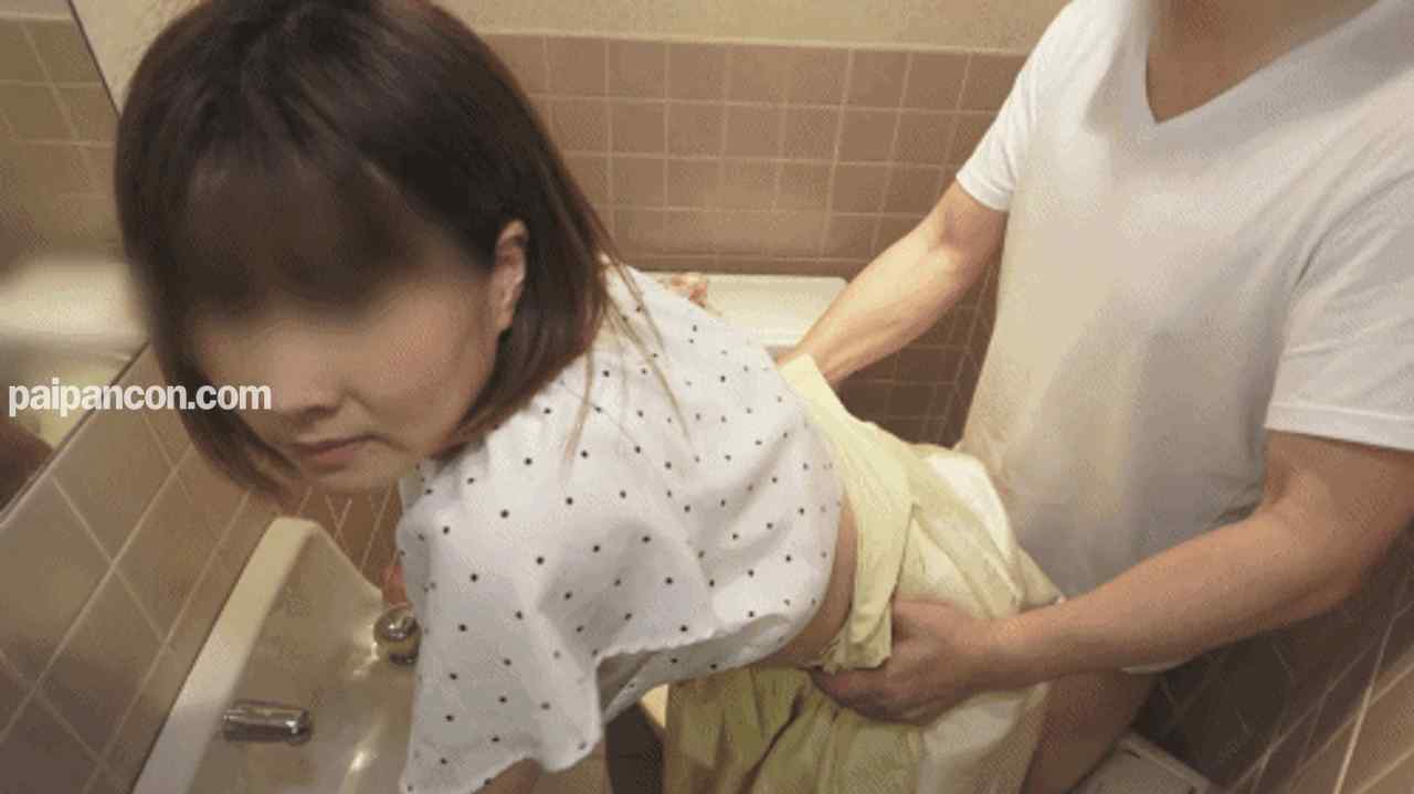 FC2-PPV-3064750 - 【無修正ｘ個人撮影】お稽古の月謝の支払いの為に体を売る人妻…自分の子供が水泳教室の時間に、公民館の多目的トイレで￥交でお金を稼ぐ主婦に中出しを強要！ thumbnail_0.jpg