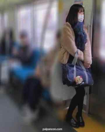 FC2-PPV-3183041 - 【2004年生】黒髪ニーハイ⑤放課後、トイレでおもちゃを挿入し電車でホテルのある駅へ