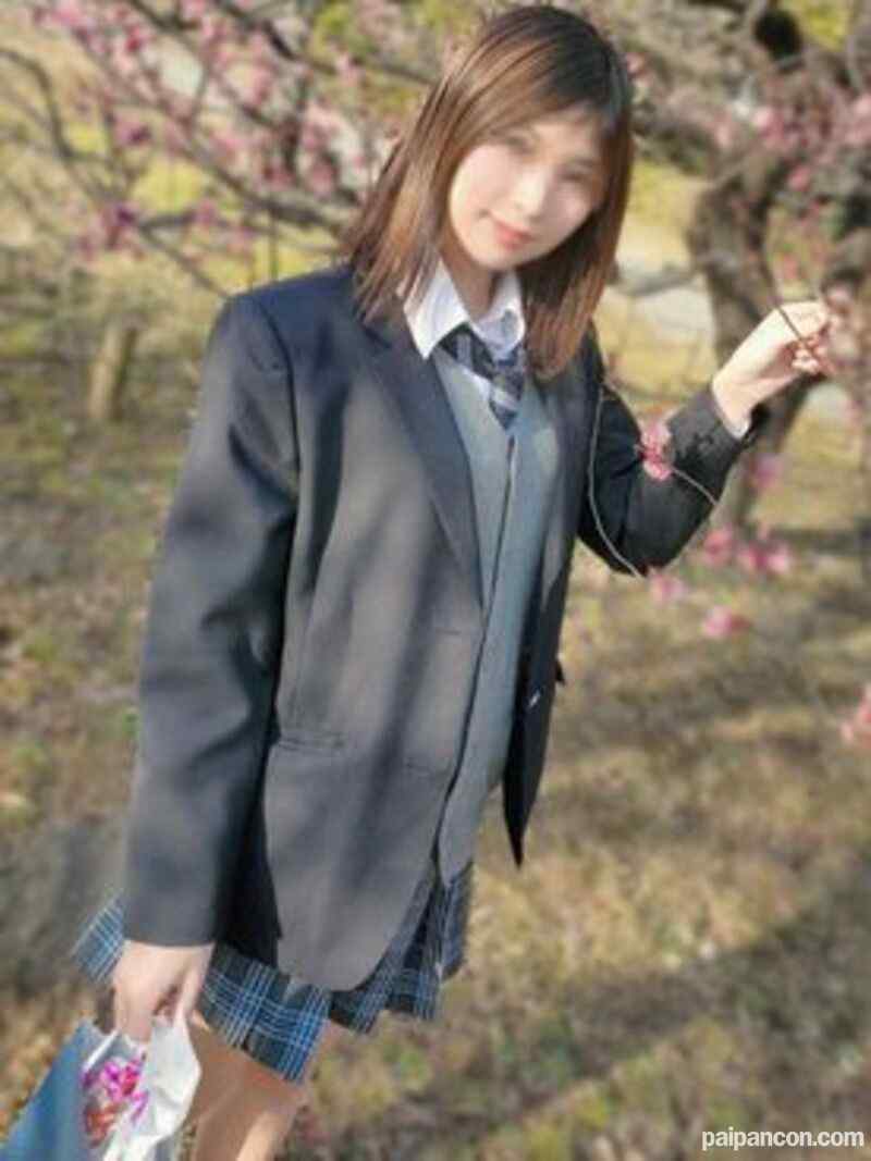 FC2-PPV-3194412 - 【2004年生】地元のテニス部の巨乳美少•女。バレンタインに公園で、我慢できず… cover.jpg