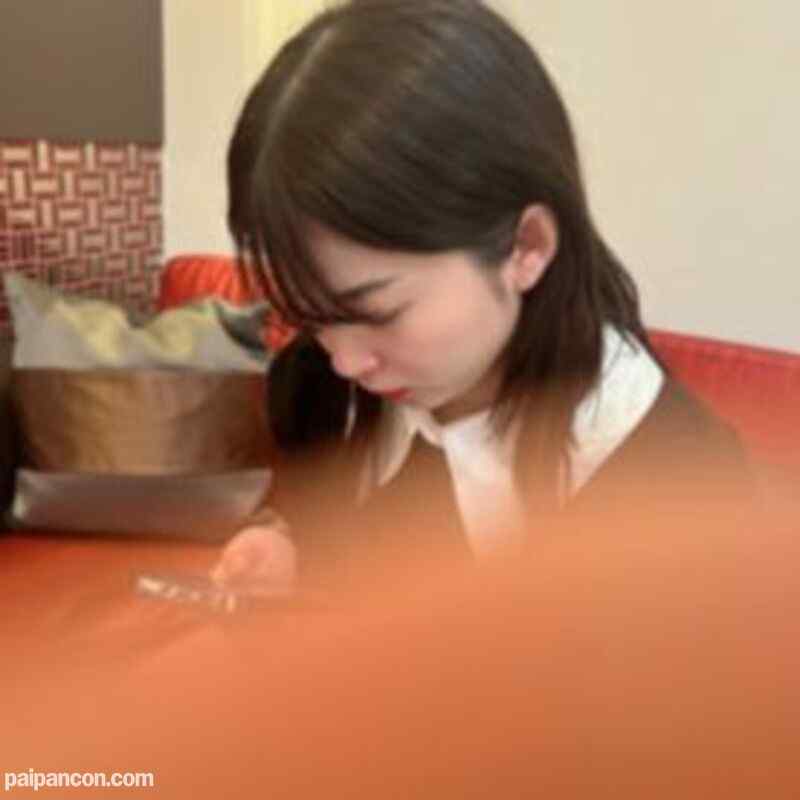 FC2-PPV-3215810 - 色白Fカップ美巨乳のプライベートセックスを衝撃の隠し撮り。そのまま撮影交渉するも困惑の表情。「え...ゴムつけないで入れちゃうのの？」お構いなく顔出し中出しの衝撃の記録。 cover.jpg