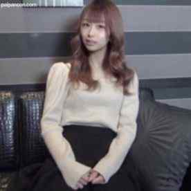 FC2-PPV-3223979 - 初撮り！163/41のスレンダーガール。明るく無邪気な笑顔の裏にはドエロい雌の顔が控えていました。 cover.jpg