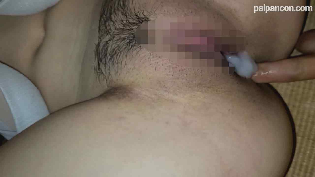 FC2-PPV-3237348 - 【個人】自宅で娘さんを寝かしつけて、、、旦那以外の経験がないHカップ妻は娘を起こさぬよう声を抑える。 thumbnail_8.jpg