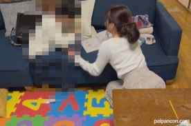 FC2-PPV-3392178 - 【個撮】お子さんは警戒心をなくしたが。。。。思い出作り費用の代償に2つの他人棒のお相手。