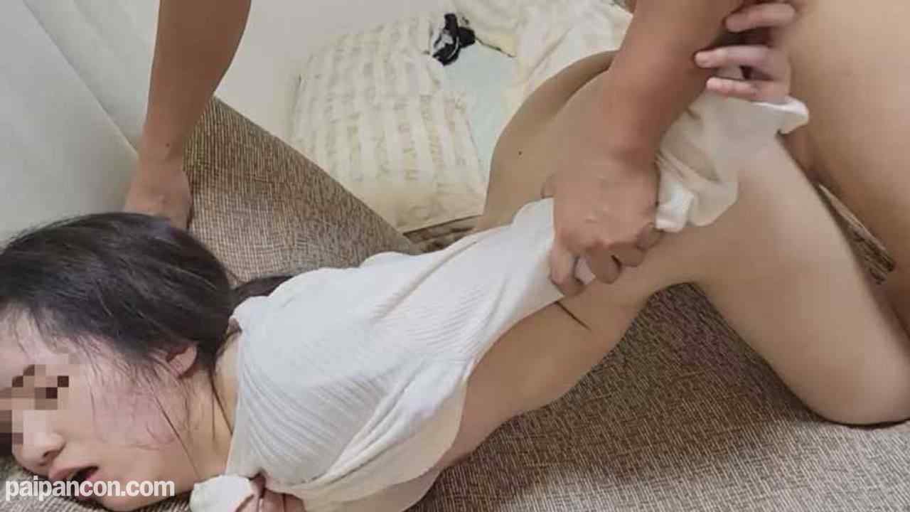 FC2-PPV-3486120 - 【個人】仲睦まじい夫婦。奥さんをビ○ク漬けにし旦那の前で犯し…中出し懇願 thumbnail_6.jpg