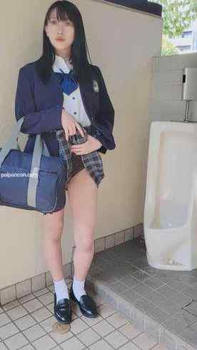 FC2-PPV-3508299 - 黒髪ロングの受験生。放課後に学校裏の公衆トイレで cover.jpg