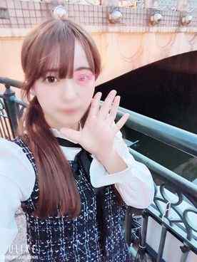 FC2-PPV-3882898 - 【無修正】【初撮り】在学中清純ツインテール激かわJDがパパ活。清楚系ドレスに潜むエロボディ。電マ責めで連続激イキ、壁に押し付け精液どぴゅぴゅ垂れイラマチオ！ cover.jpg