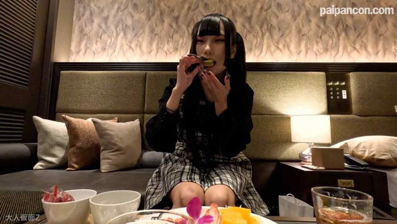 FC2-PPV-4384193 - みお(19)2回目 おいしそうな巨乳に生クリームとイチゴを載せてみた。その後ローション浣〇、空気〇腸でアナルを拡張。猫耳つけての電マオナも収録 thumbnail_3.jpg