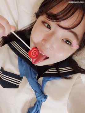 FC2-PPV-4550845 - ★初回販売特別割引★【無修正】18歳にそこまでやるか！！ジューシーで美味しそうなカラダ...熱く濡れた18歳のワレメに極太チンポをぶち込む！！セー〇ー服色情飼育係 / つぼみ(18歳) cover.jpg