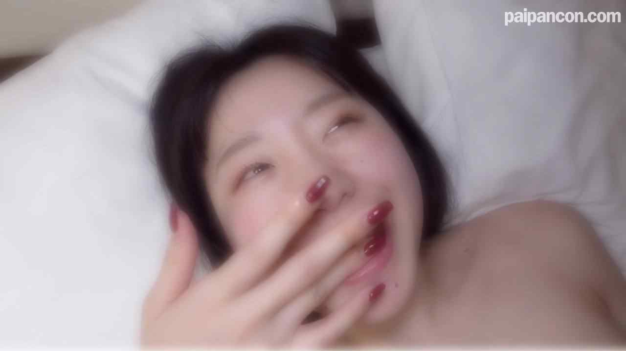 FC2-PPV-4613531 - めっちゃエロい！【無】【顔射からのパクっ・中出し】愛嬌抜群のデカ尻アパレル店員の体を観察した後に馬乗りで大量顔射。物足りないから凌〇SEXで中出し。※特典あり thumbnail_8.jpg