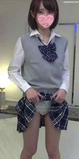 FC2-PPV-980638 - 完全顔出し♥アイドル級に可愛い超スレンダー色白美**19歳がＪ♥Ｋ制服姿で生ハメ＆大量生中出し♥初めての電マ責めで秒殺アクメ♥無毛の美マンをチンポで突かれてマン汁＆本気汁スプラッシュしちゃいます♥♥